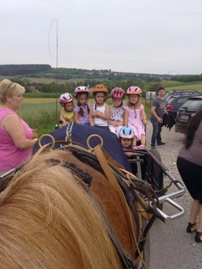 es passen ganz viele Kinder rein :-D